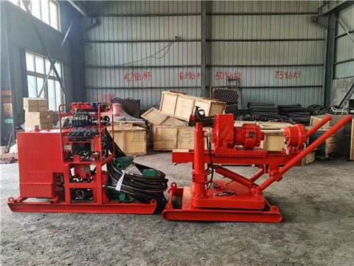 華礦重工一批礦用全液壓坑道鉆機(jī)發(fā)往山西
