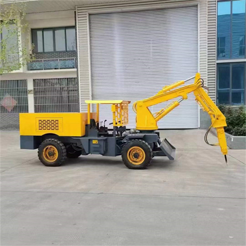 華礦集團(tuán)一臺(tái)撬毛臺(tái)車發(fā)往黑龍江