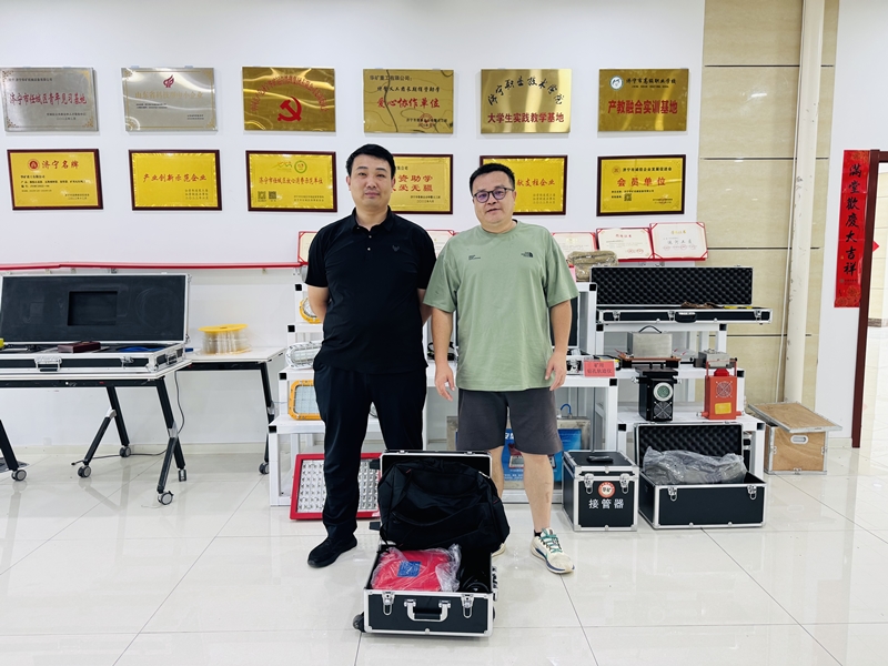 熱烈歡迎廣西客商蒞臨華礦集團(tuán)現(xiàn)場(chǎng)自提YCS3000瞬變電磁儀一臺(tái)